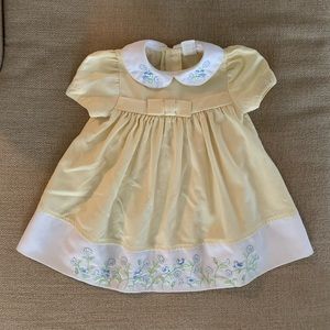 Vintage girls dress with Peter Pan collar and embroidery, Size 24 Months.
